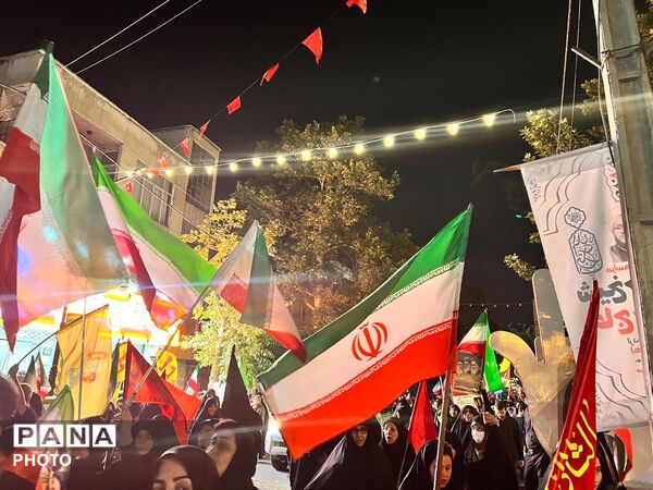 حضور باشکوه مردم کرج در  امام زاده حسن برای صدو بیست دومین شب حماسه