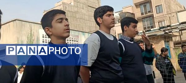  مسابقات ورزشی بین مدرسه ای دانش آموزان پسر متوسطه اول در پاکدشت