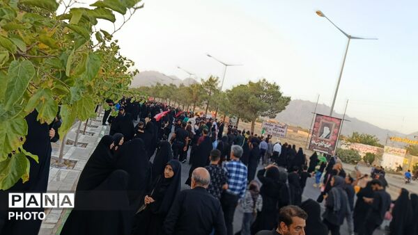 کاشمر؛ میزبان قدم‌های عاشقانه جاماندگان اربعین حسین