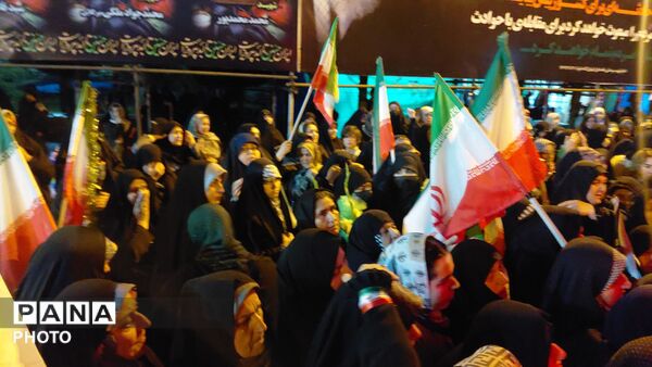 ایستادگی مردم ایران نشانه همبستگی و اتحاد است