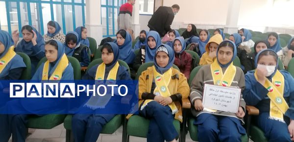 بازدید دانش‌آموزان پیشتاز از شعبه تامین اجتماعی شهرکرد