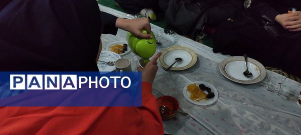 ضیافت افطاری ماه مبارک رمضان در دبیرستان پژمان بختیاری ناحیه یک مشهد 