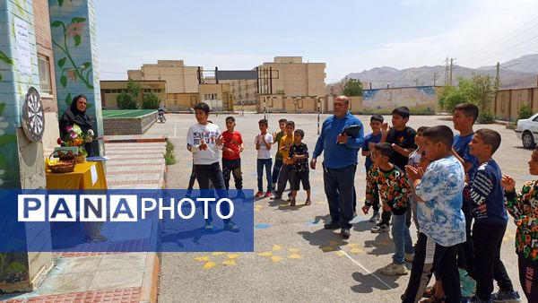 برگزاری مسابقات دارت و طناب‌کشی به‌مناسبت دهه کرامت در دبستان ابوعلی‌سینا فیروزکوه