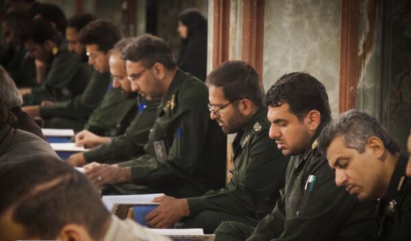 آیین ملی جزء خوانی سحرگاهی قرآن کریم در حرم مطهر حضرت محمد هلال بن علی(ع) 