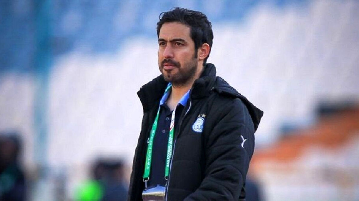 در زنگ ورزش مدرسه رویای پوشیدن پیراهن استقلال را در ذهن داشتم