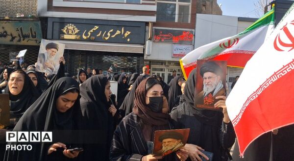 تربت جامی ها در بیعت با رهبر جدید انقلاب سنگ‌تمام گذاشتند