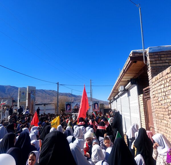 حضور پرشور و حماسه‌آفرین دانش‌آموزان نسر در راهپیمایی یوم‌الله ۱۳ آبان
