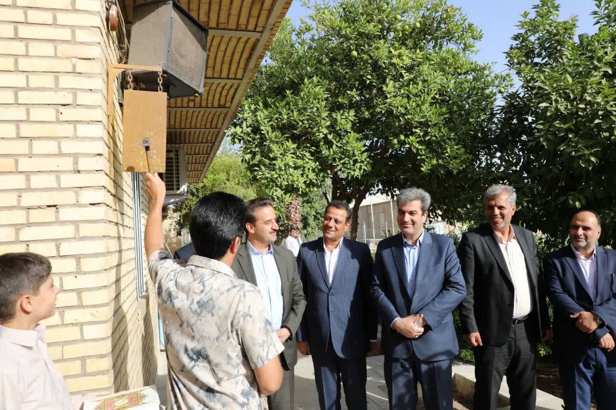  زنگ آغاز سال تحصیلی در یزد با حضور معاون عمرانی استاندار به صدا درآمد