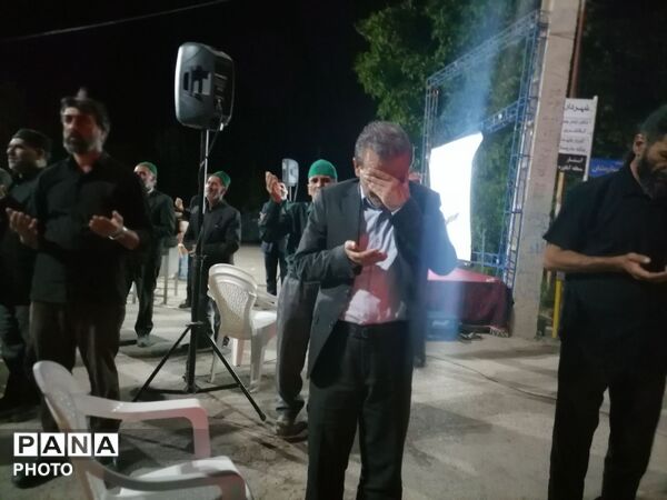 اجتماع مردم در سوگ رهبر شهید دربلوار شهدای شهر بار