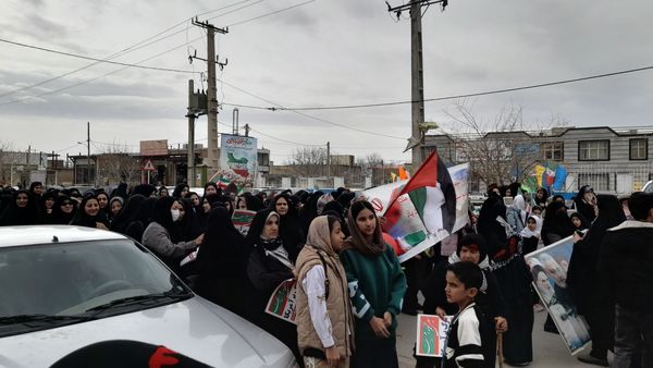 مردم منطقه بیرانوند یکپارچه در جشن انقلاب