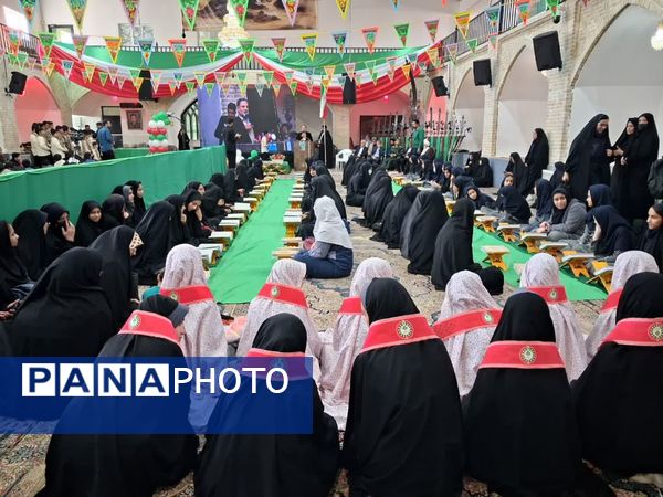 محفل انس با قرآن کریم همراه با نواخته شدن زنگ انقلاب 