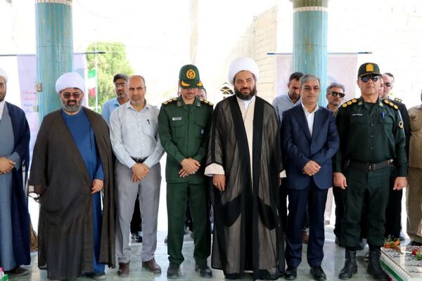 تجدید میثاق با شهدا و آرمان‌های انقلاب در آغاز هفته دفاع مقدس