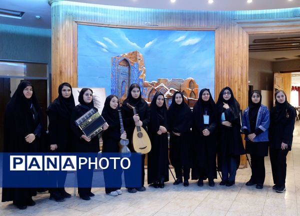 آیین تجلیل از برگزیدگان جشنواره‌های فرهنگی و هنری شمال‌غرب کشور در تبریز