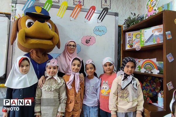 جشن پایان دوره کلاس‌های آمادگی دانش‌آموزان بدو ورود به دبستان در شهرستان قدس