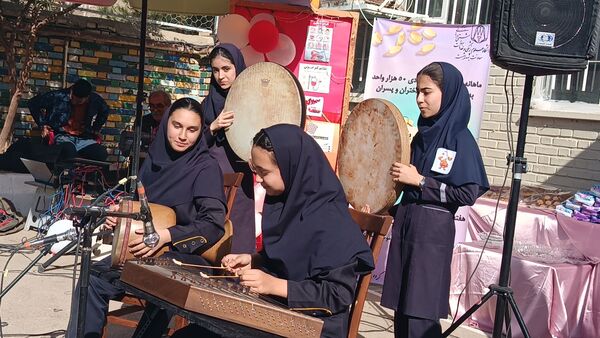 افتتاحیه طرح آهن یاری در دبیرستان کوثر فرهنگیان
