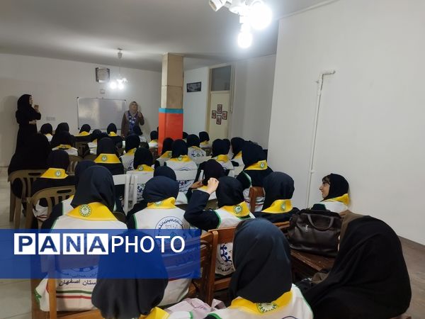 اردوی آموزشی مهارتی پیشتازان دختر آموزش و پرورش ناحیه ۳