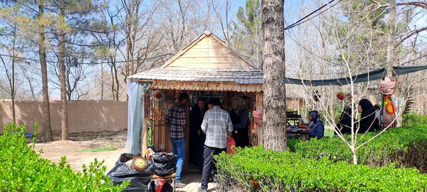 آیین باستانی سیزده بدر در دهکده ی  چوبی نیشابور