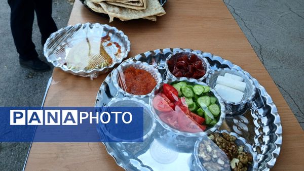 صبحانه سلامت در دبیرستان نمونه دولتی شهید حاج قاسم سلیمانی