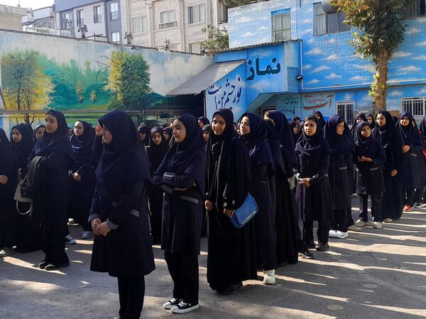 جشن جوانه‌ها در دبیرستان هیأت‌امنایی پژمان‌بختیاری مشهد
