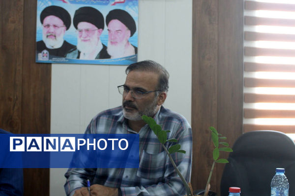 جلسه شورای برنامه‌ریزی اردوگاه‌های دانش‌آموزی استان بوشهر