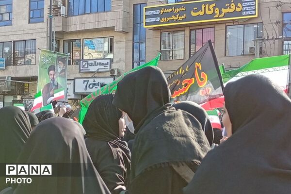 حضور مردم شهرستان رباط‌کریم برای بیعت با سومین رهبر انقلاب