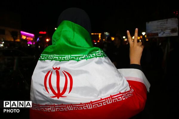 حضور پرشکوه مردم قم در میدان توحید