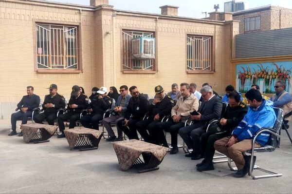 اجرای مانور زلزله در هنرستان شهید شهیدی خلیل آباد 