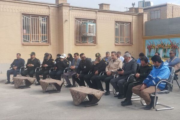 اجرای مانور زلزله در هنرستان شهید شهیدی خلیل آباد 