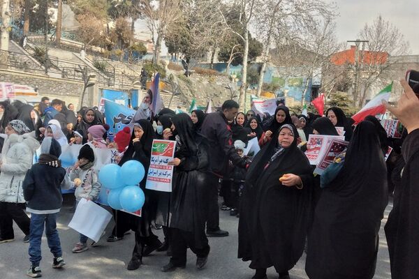 راهپیمایی پرشور ۲۲بهمن در رودهن 