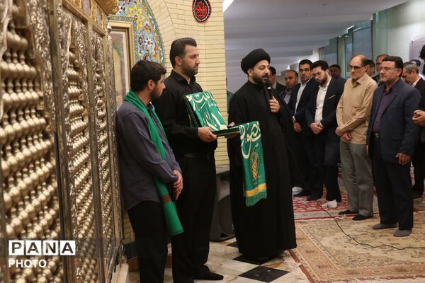 حضور خادمان حرم حضرت معصومه(س) در جمع کارکنان دادگستری همدان