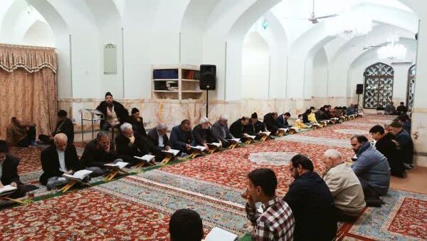  محفل انس با قرآن کریم در زیارتگاه شهید مدرس (ره)