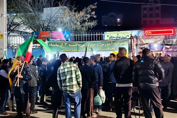 یادبود شهدای دانش‌آموز در کرمانشاه