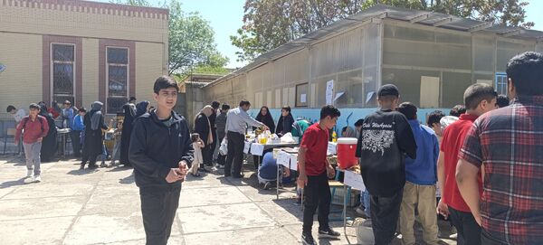 برپایی بازارچه در مدرسه ولیعصر آشخانه 