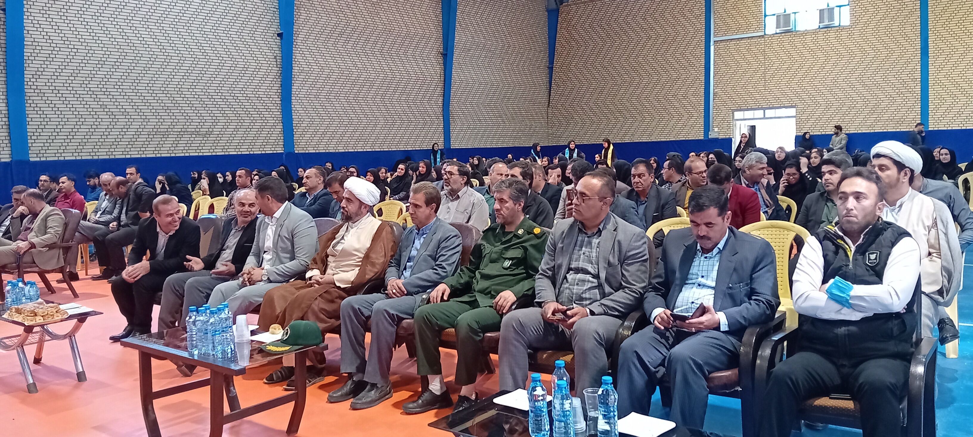 نواختن زنگ سپاس معلم در شهر آشخانه