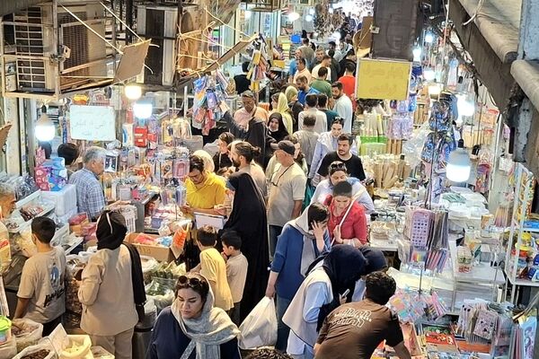  روایت شور و شوق خرید لوازم‌التحریر در بازار بزرگ تهران