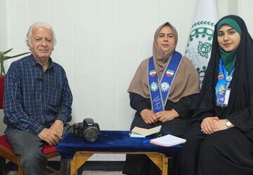خبرنگاری را از علاقه به عکاسی آغاز کردم