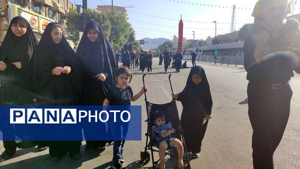  برپایی موکب‌های خدمات‌رسانی در مشهد مقدس برای جاماندگان اربعین حسینی 