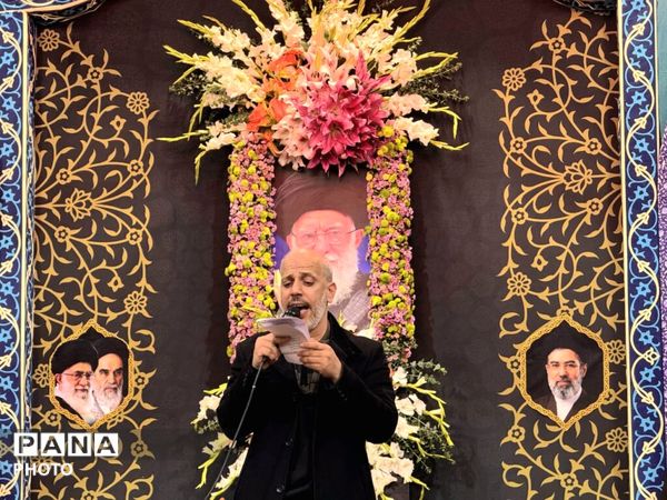 آیین وداع با پیکر مطهر دانش‌آموز شهید محمدحسین دهقان