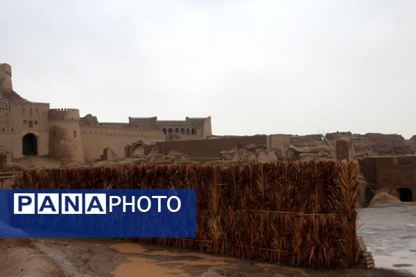 ارگ باران زده و بویِ نم کوچه‌های کاهگلی