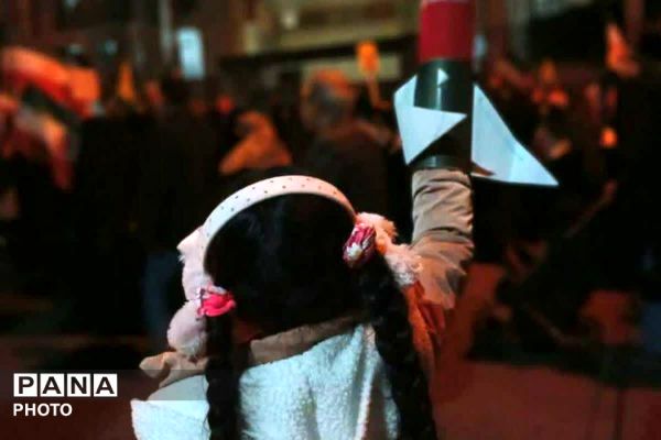 اندیشه، تجلیِ عشق و آمادگی؛ شب‌هایِ بیعت، نورِ امید در دلِ ایران