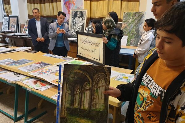 بازدید رئیس آموزش و پرورش شهرستان قدس از داوری آثار جشنواره فرهنگی هنری فردا و پرسش مهر