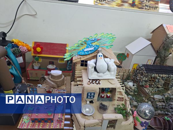 نمایشگاه دست‌سازه‌ها و فعالیت‌های پژوهشی در دبستان آسیه شهرستان ملارد