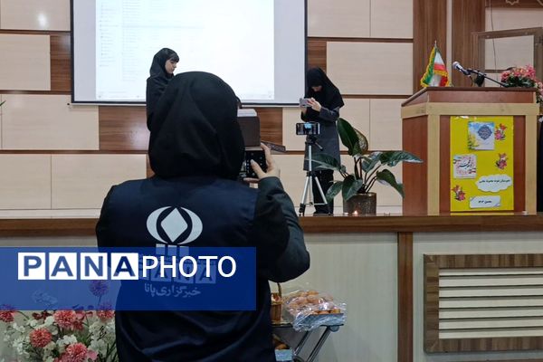 جشن یاوران انقلاب در دبیرستان محبی نیشابور 