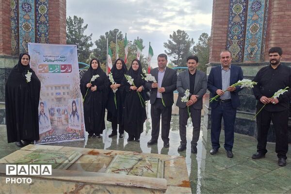 غبارروبی و عطرافشانی گلزار شهدای قرچک به مناسبت آخرین روز هفته تربیت‌بدنی 