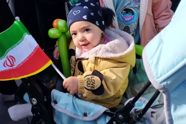 حضور با شکوه مردم زرقان در راهپیمایی 22 بهمن ماه