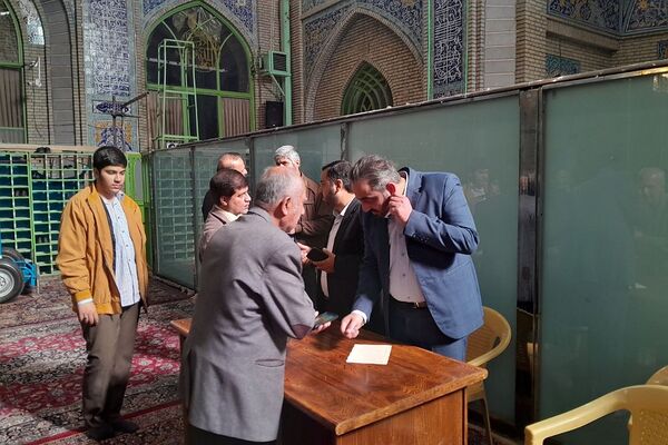 برپایی میز خدمت آموزش و پرورش دماوند 