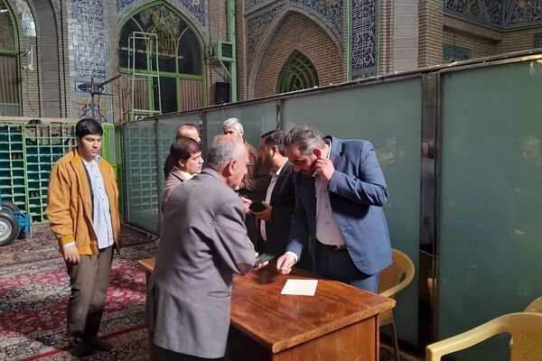 برپایی میز خدمت آموزش و پرورش دماوند 