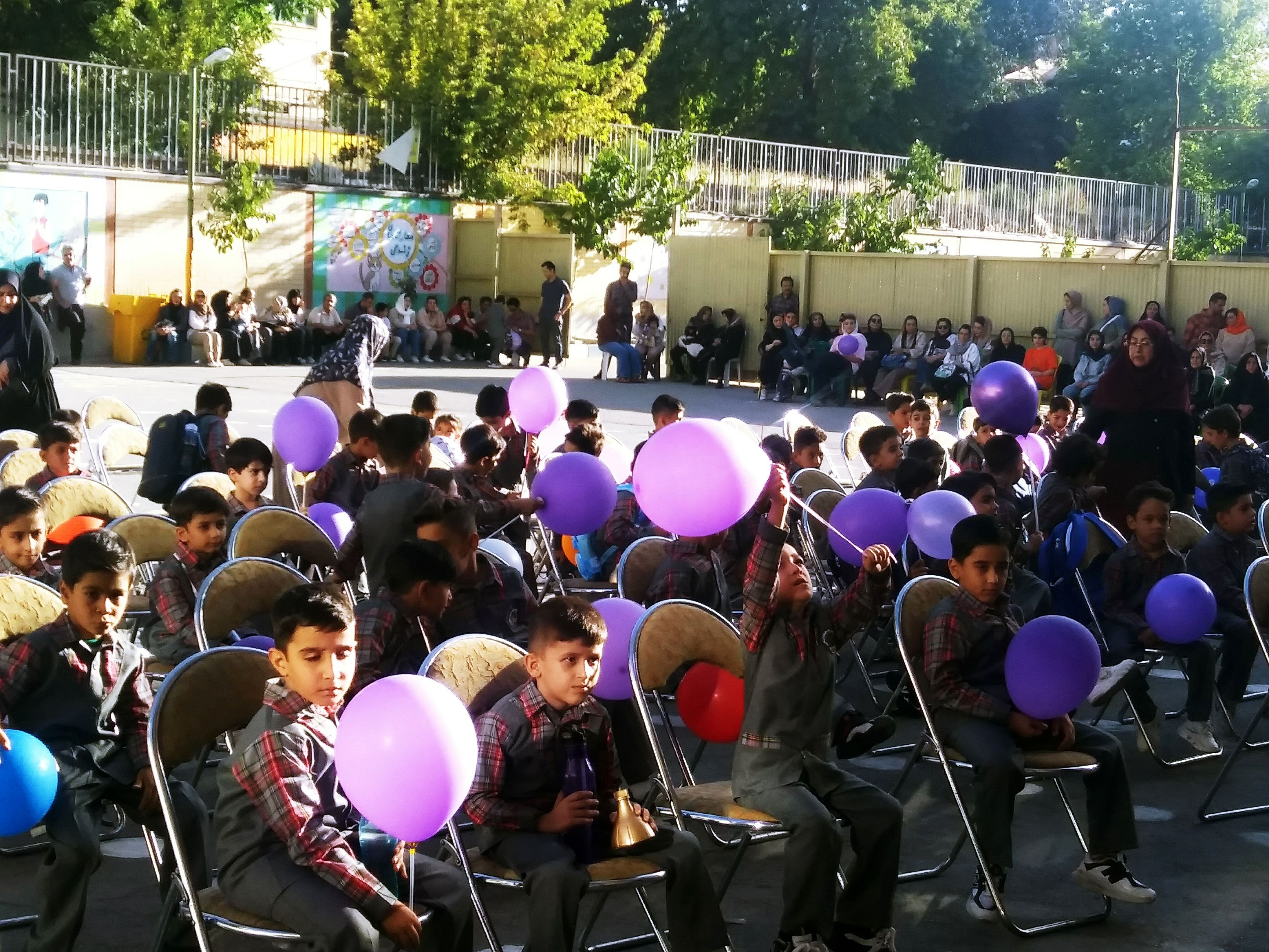 شکوفه‌های دبستان سعدی همدان سال تحصیلی جدید را آغاز کردند