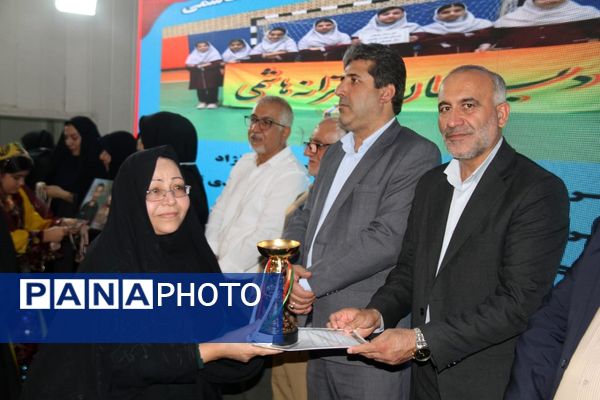 تجلیل از ۵۰۰ دانش‌آموز دختر و پسر مقام‌آور مسابقات ورزش دانش‌آموزی بهبهان