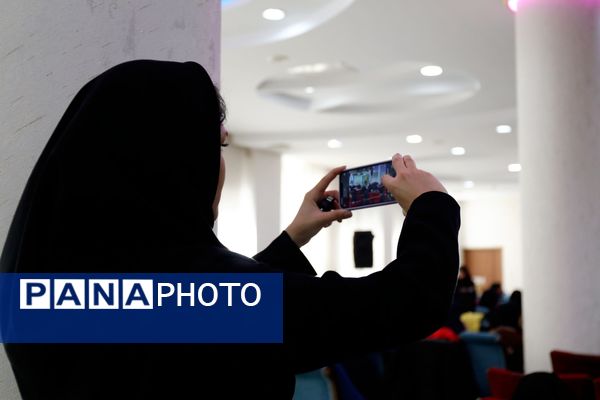 آیین تجلیل از برگزیدگان جشنواره‌های فرهنگی و هنری شمال‌غرب کشور در تبریز